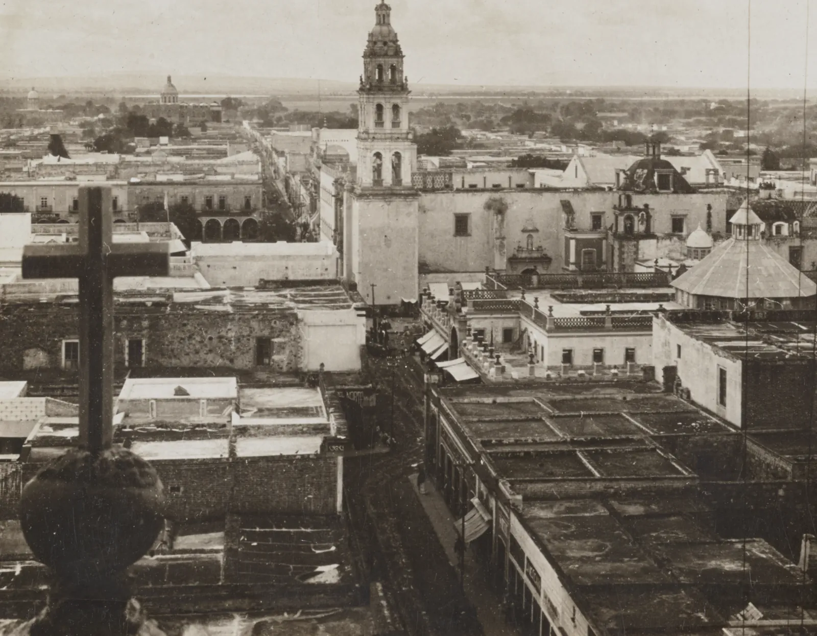 View of León looking south from the cathedral, with rooftops and towers of the centre