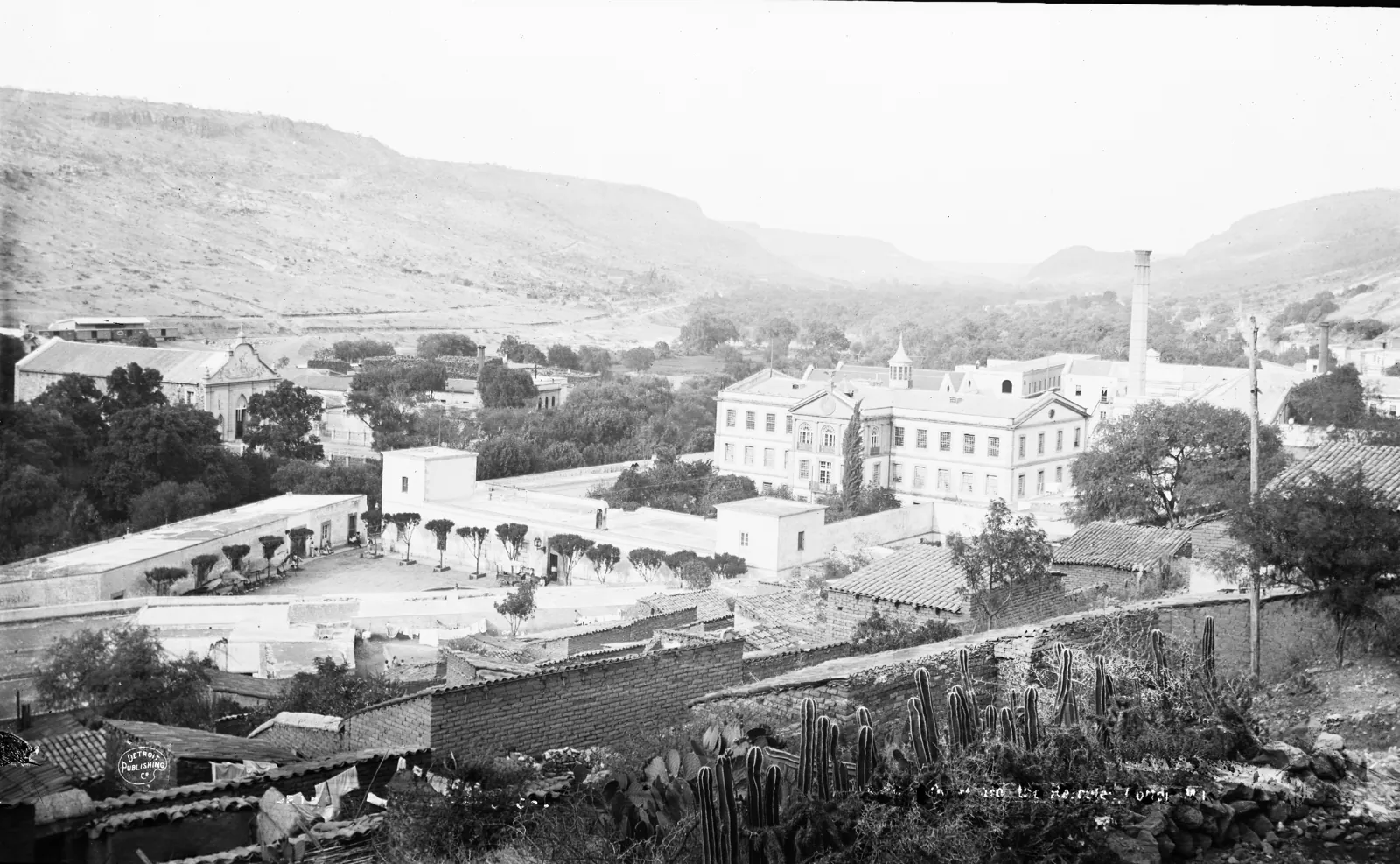 The Hercules cotton mill in Querétaro, with its chimney